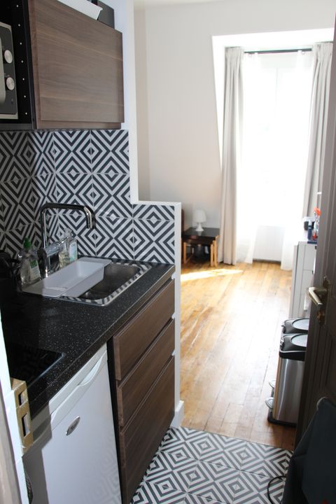 Location studio meublé à Paris 15 - 641 € - 11 m²