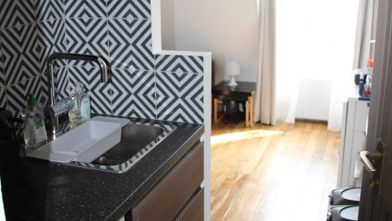 Location studio à Paris 15 - 845 € - 24 m²